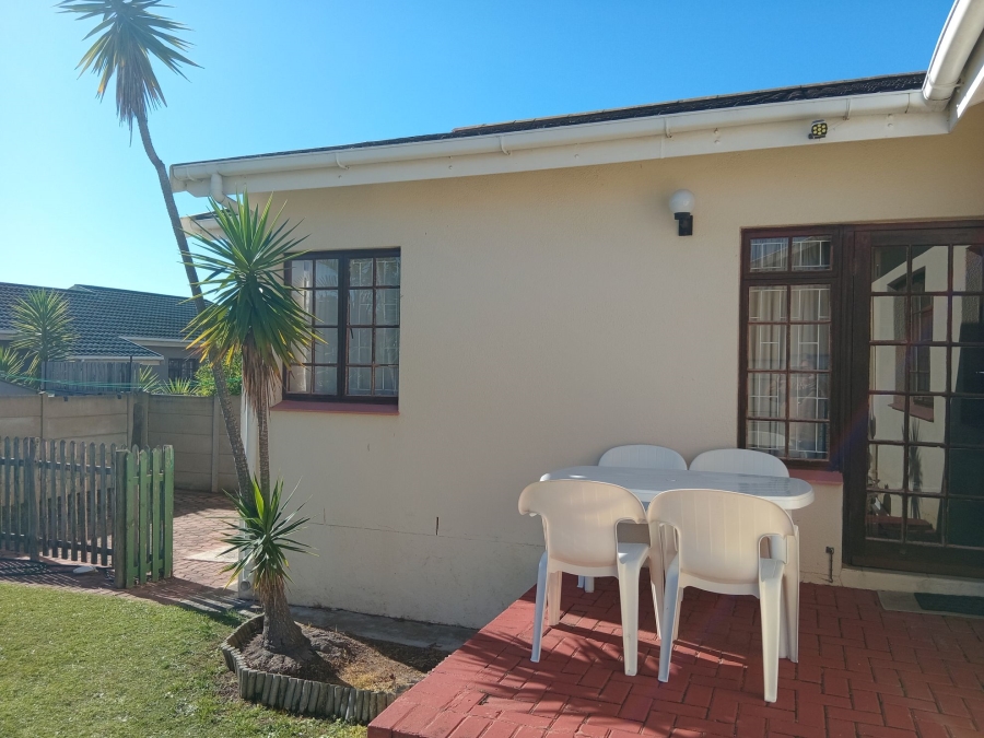 3 Bedroom Property for Sale in Heiderand Western Cape